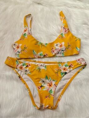 Yellow Floral Two-Piece Bikini 🌺